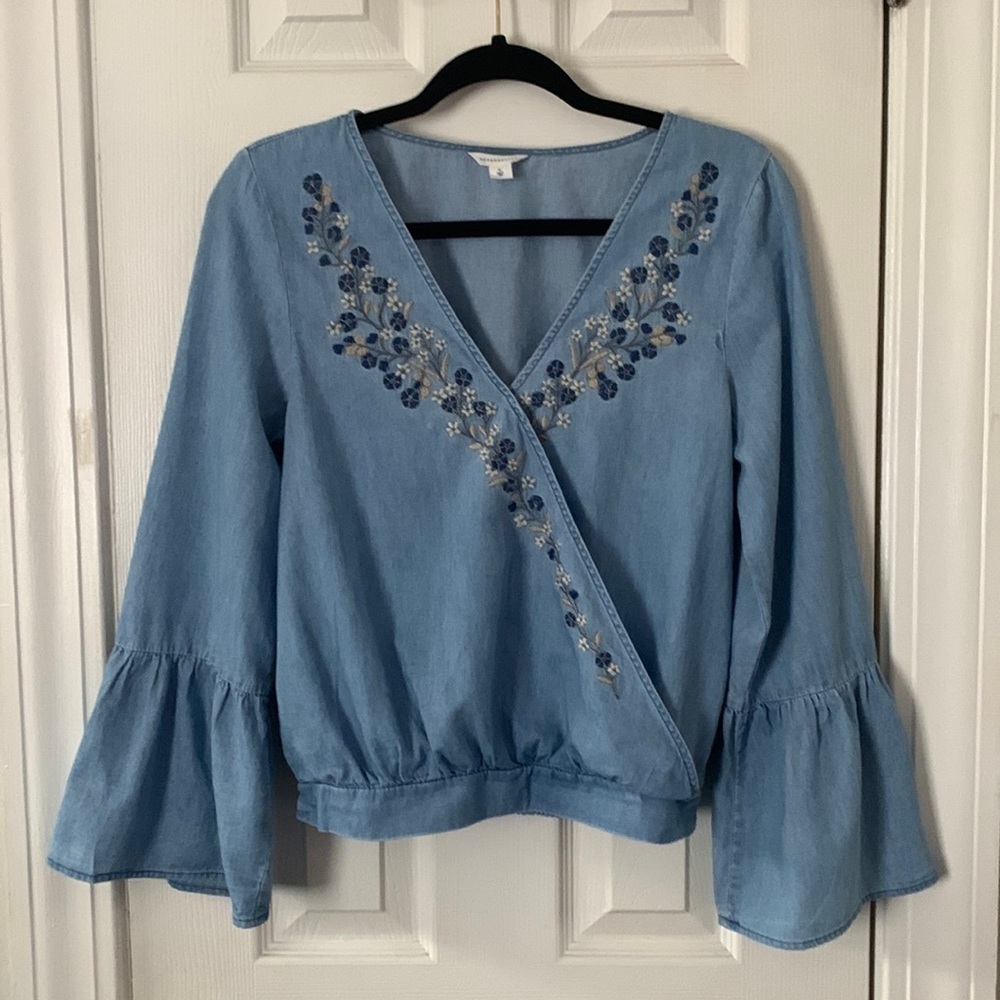Aeropostale Blue w Embroidered Flowers Size M #004